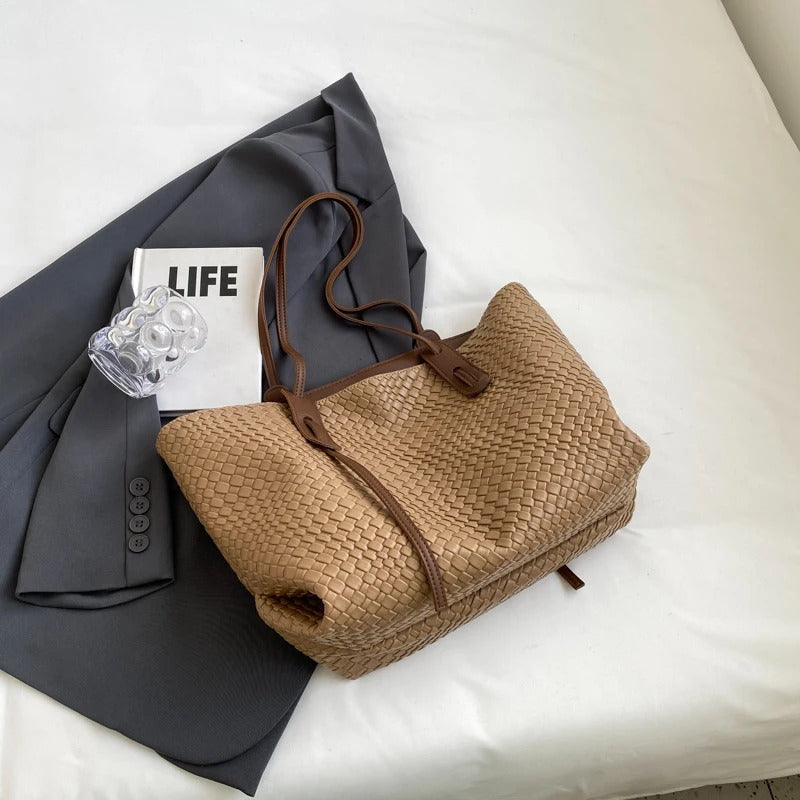 Lora | Tote Bag - By Qivii