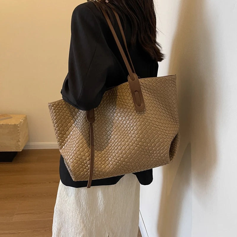 Lora | Tote Bag - By Qivii