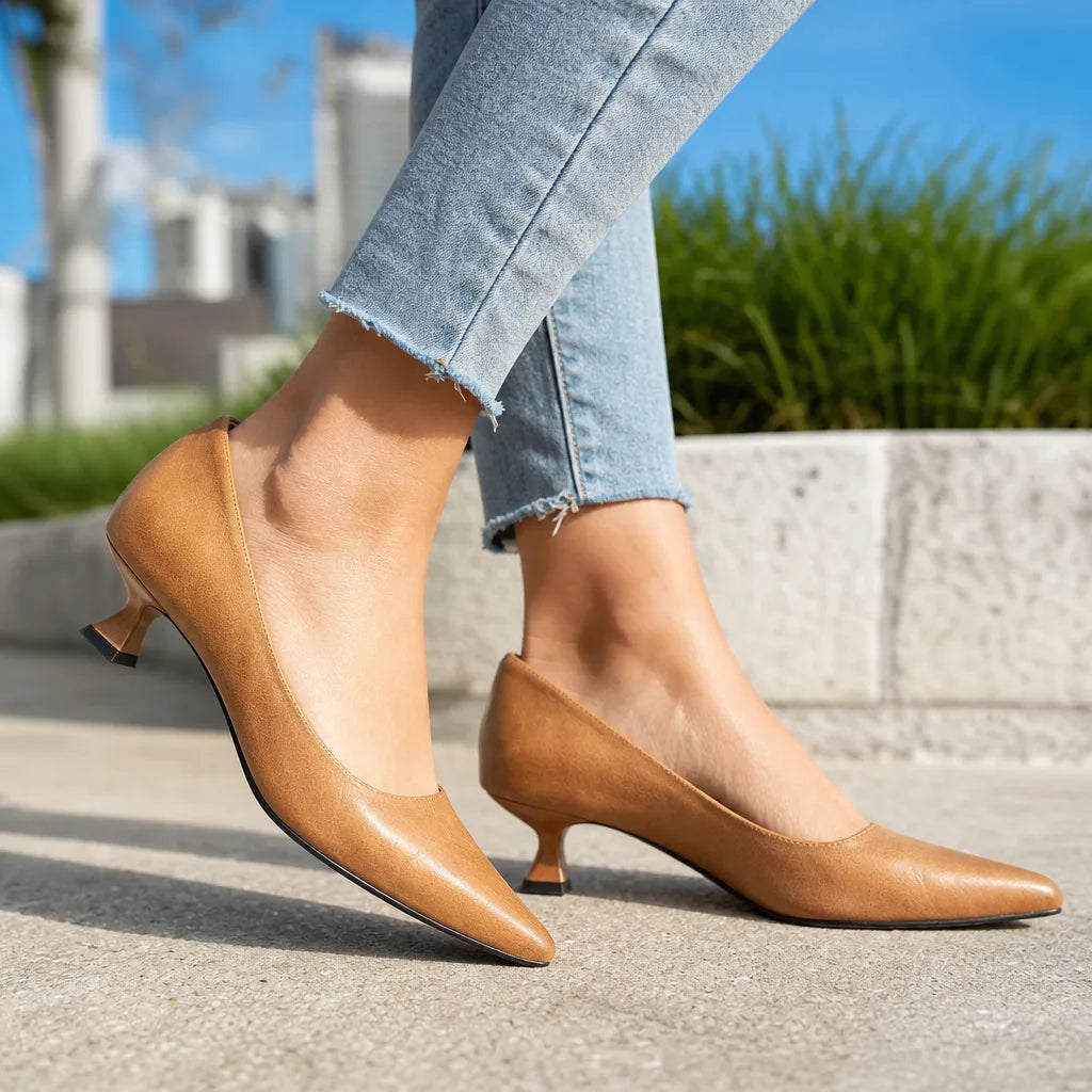 Leyla Pointed Pumps - By Qivii