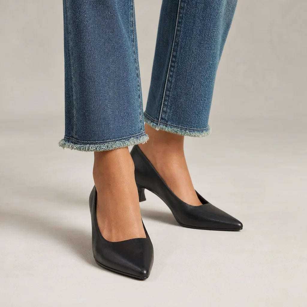 Leyla Pointed Pumps - By Qivii