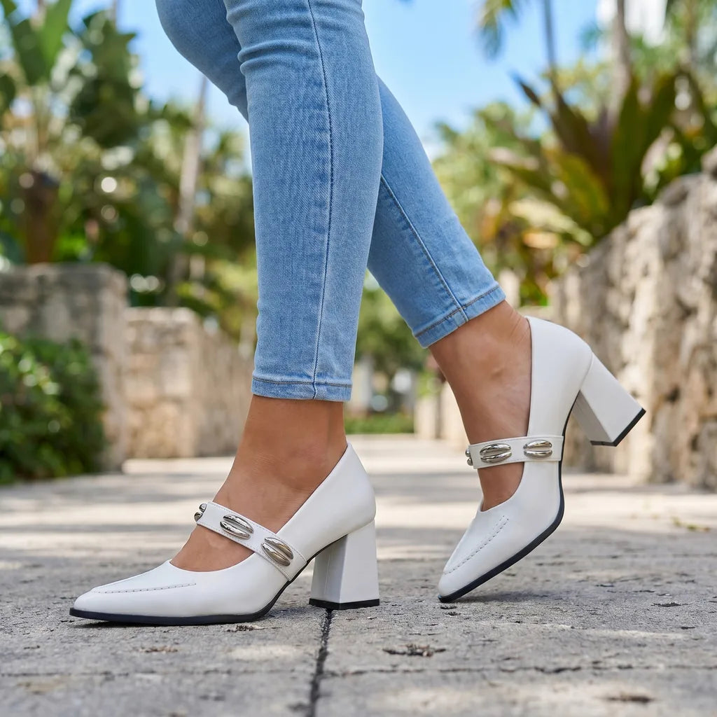 Lila Mary Jane Pumps - By Qivii
