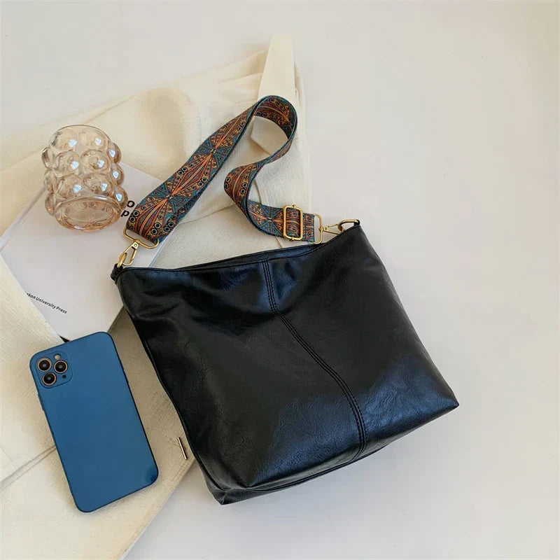 Boyah | Crossbody Bag - By Qivii