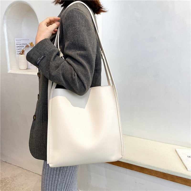 Riva | Tote Bag - By Qivii