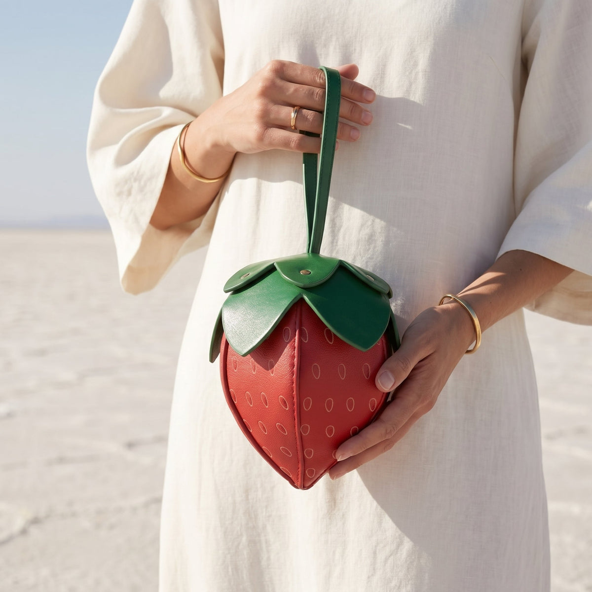 Fraise Élan in Vegan Leather  - By Qivii