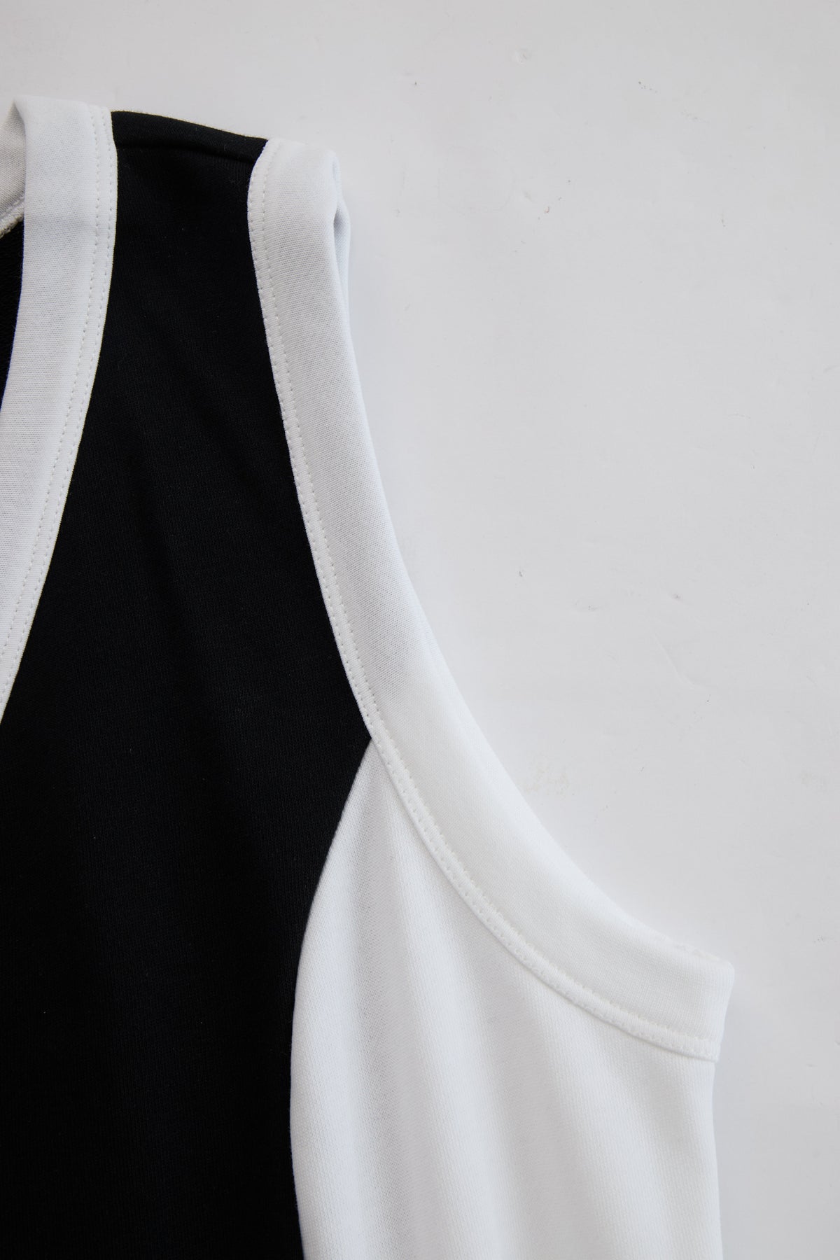 Casual Retro Sporty Black And White Color-blocked V-neck Half-zip Jumpsuit  - By Qivii