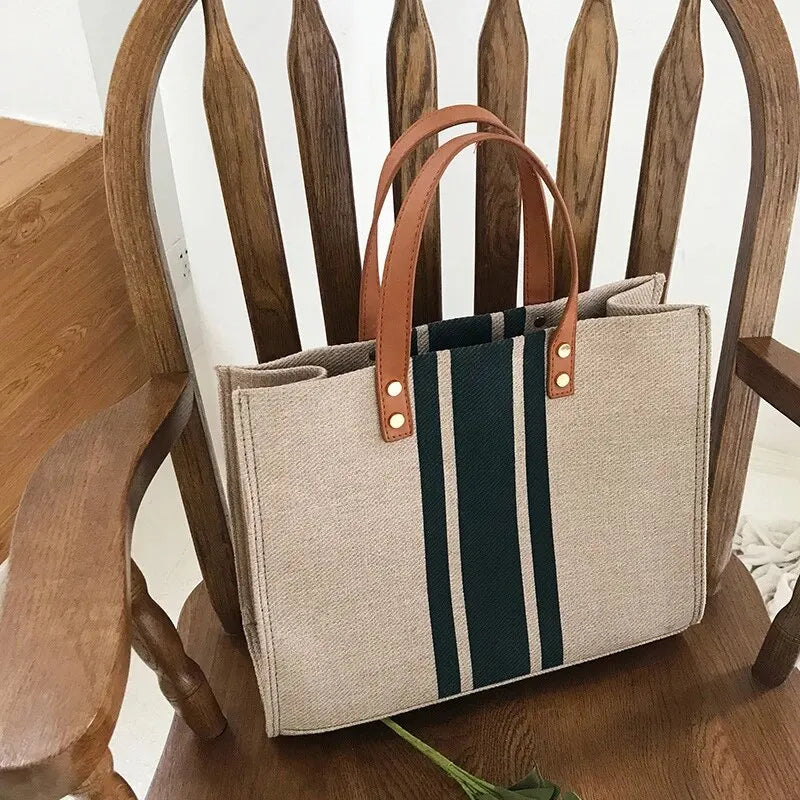 Nayah | Tote Bag  - By Qivii