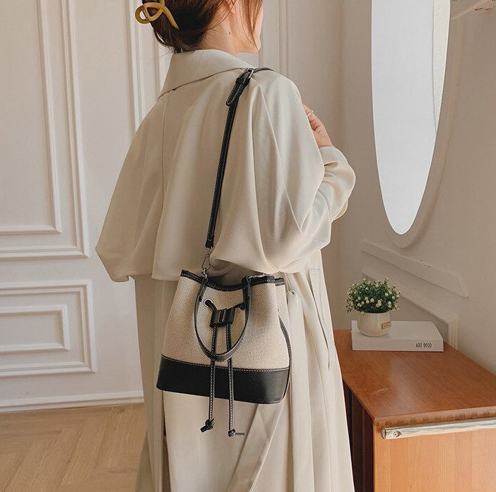 Lestina | Crossbody Bag  - By Qivii