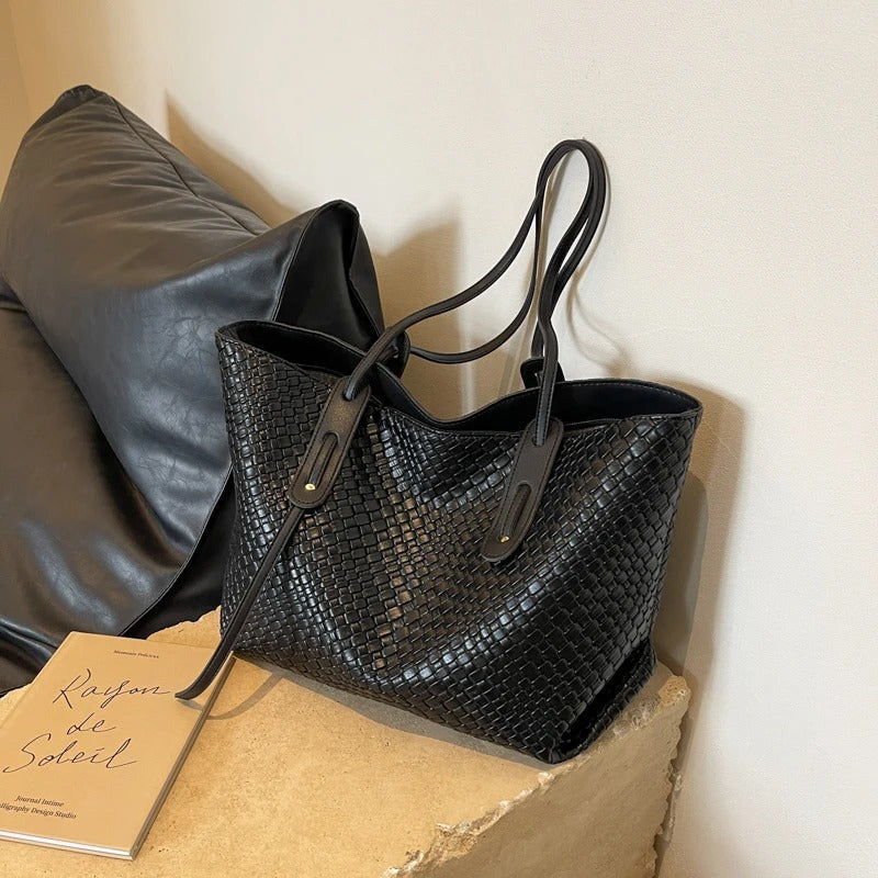 Lora | Tote Bag  - By Qivii