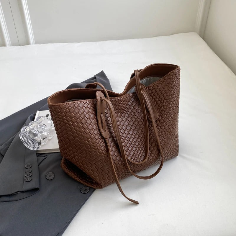 Lora | Tote Bag  - By Qivii