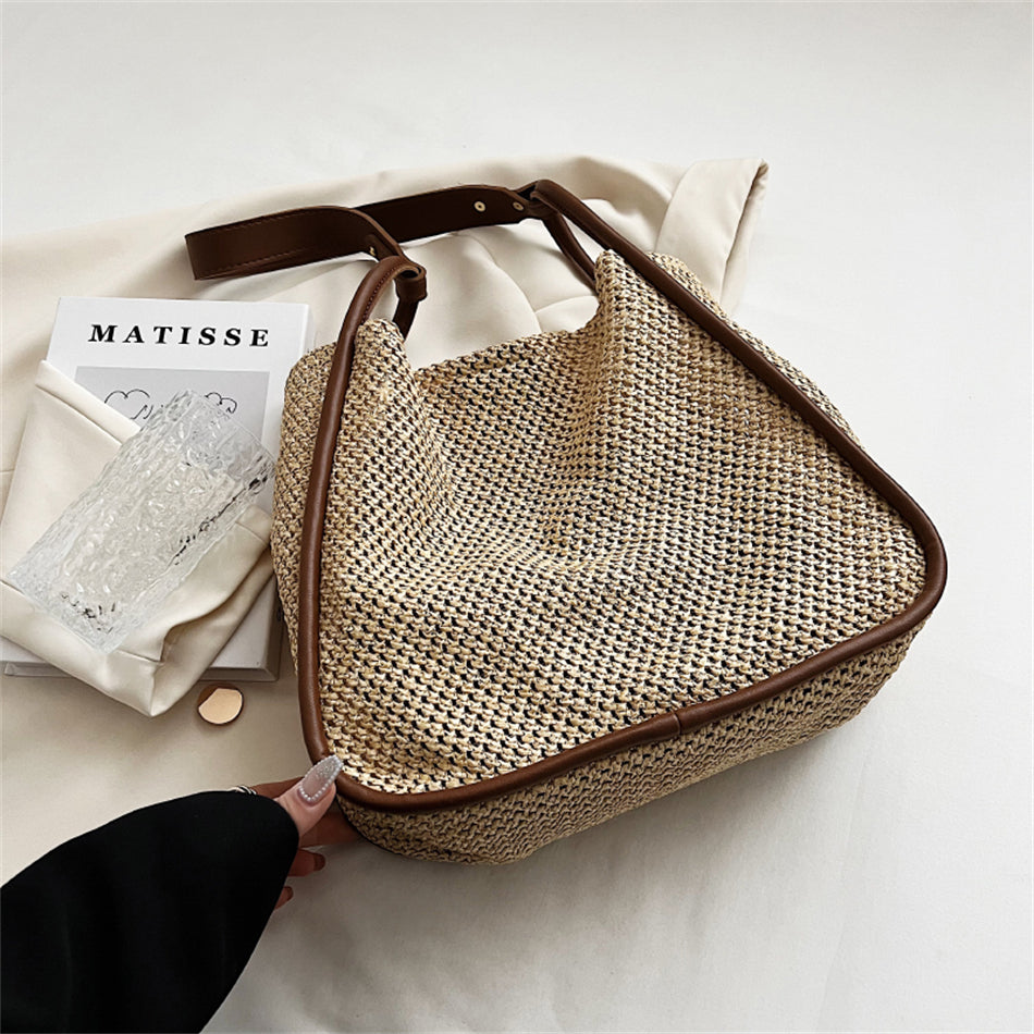 Banna | Tote Bag  - By Qivii