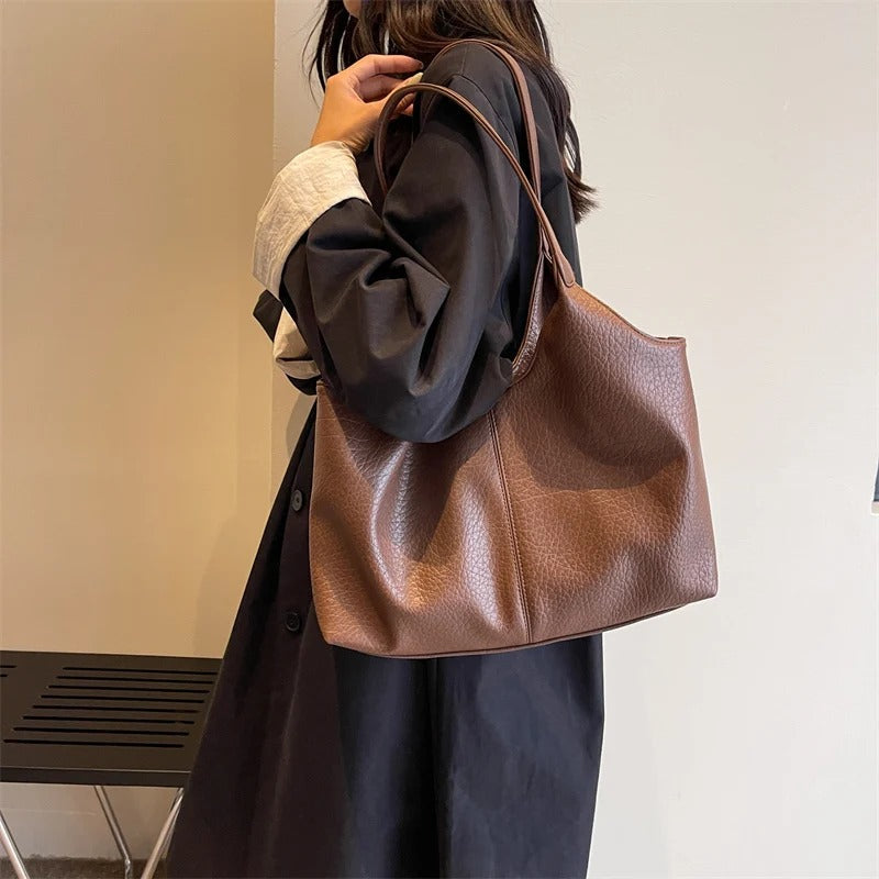 Nalah | Tote Bag  - By Qivii