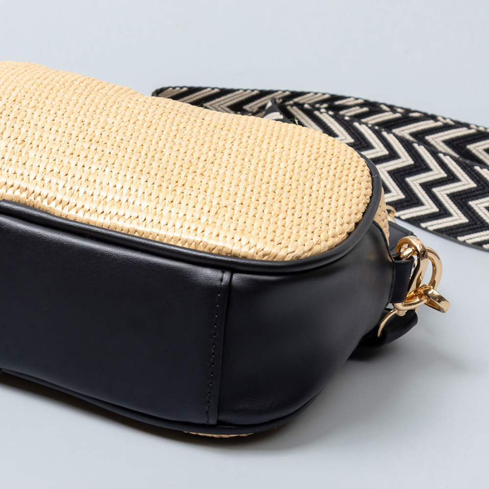 Auma | Crossbody Bag  - By Qivii