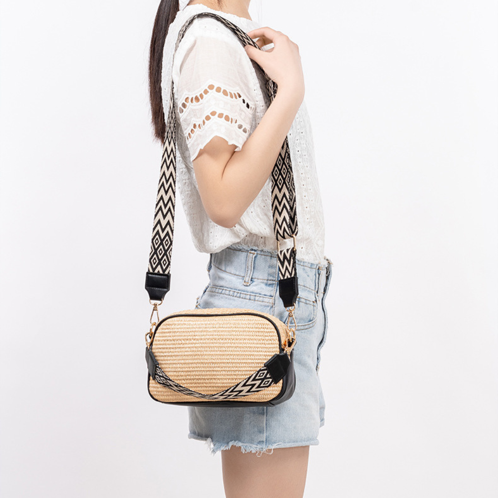 Auma | Crossbody Bag  - By Qivii
