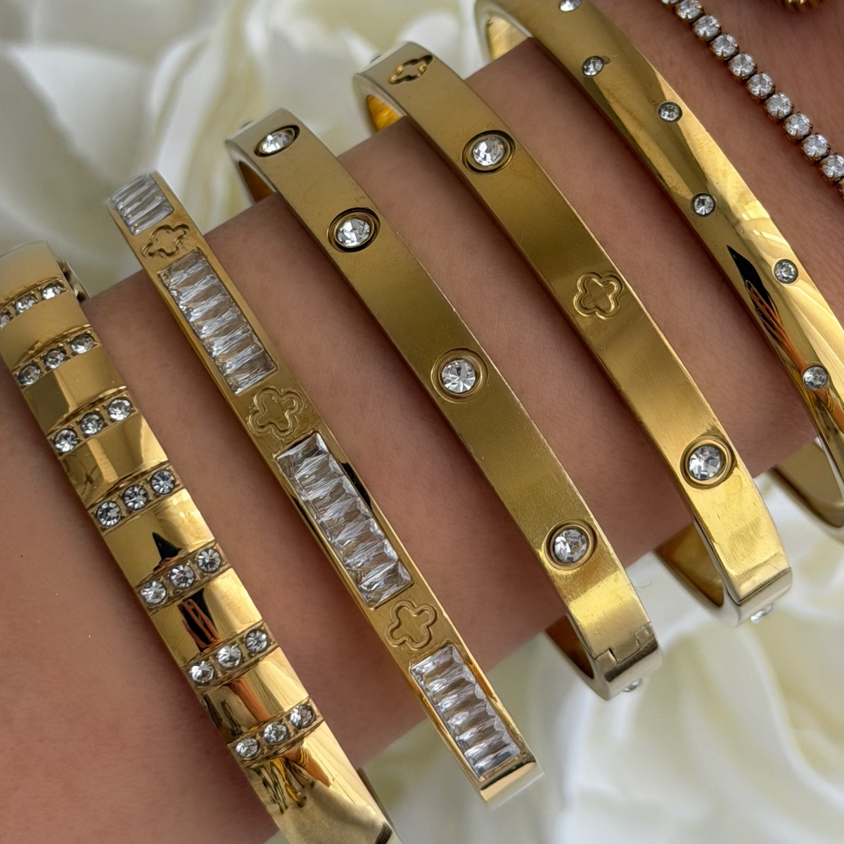Lucky Glow Bangle | By Qivii