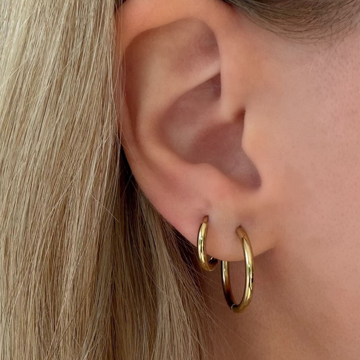 Cutie Thin Hoop Earrings | By Qivii