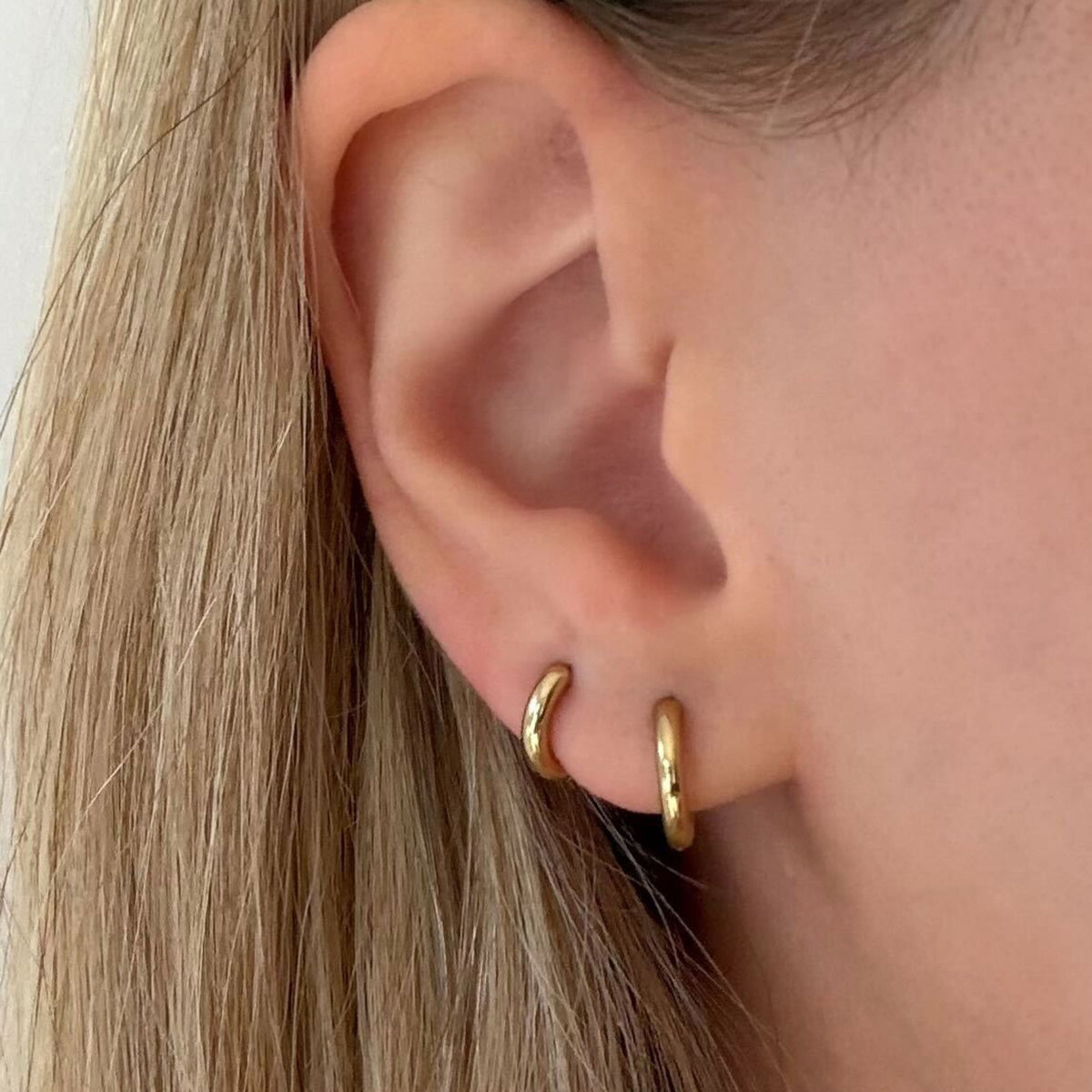 Cutie Thin Hoop Earrings | By Qivii