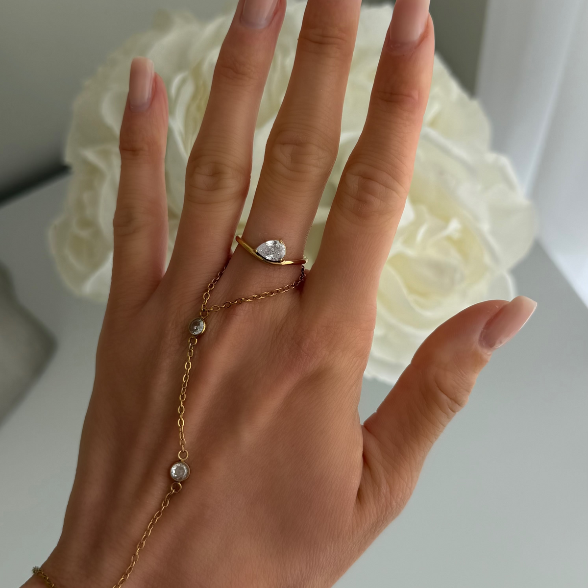 Sweet Swirl Ring | By Qivii