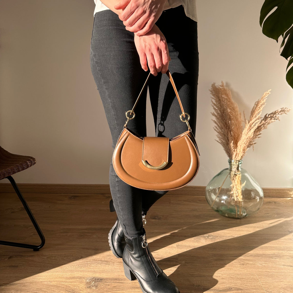 Lanna | Crossbody Bag  - By Qivii