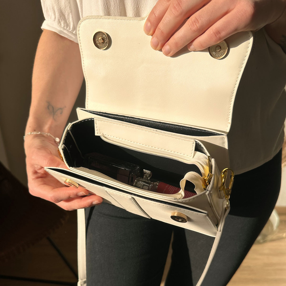 Arlisse | Crossbody Bag  - By Qivii