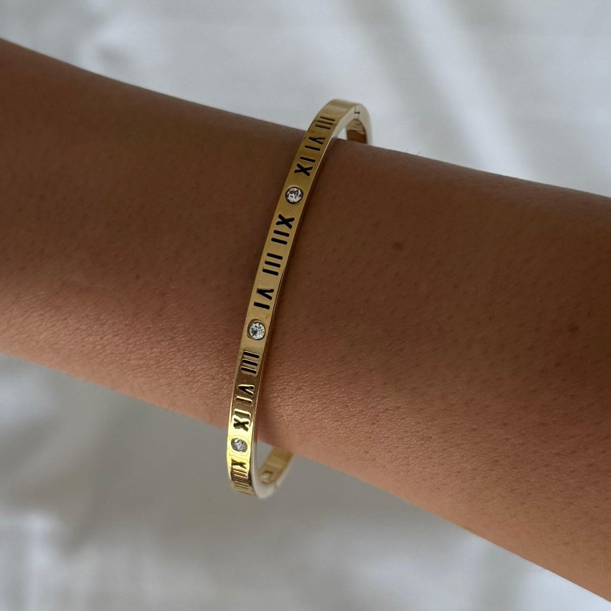 Roman Darling Bangle | By Qivii
