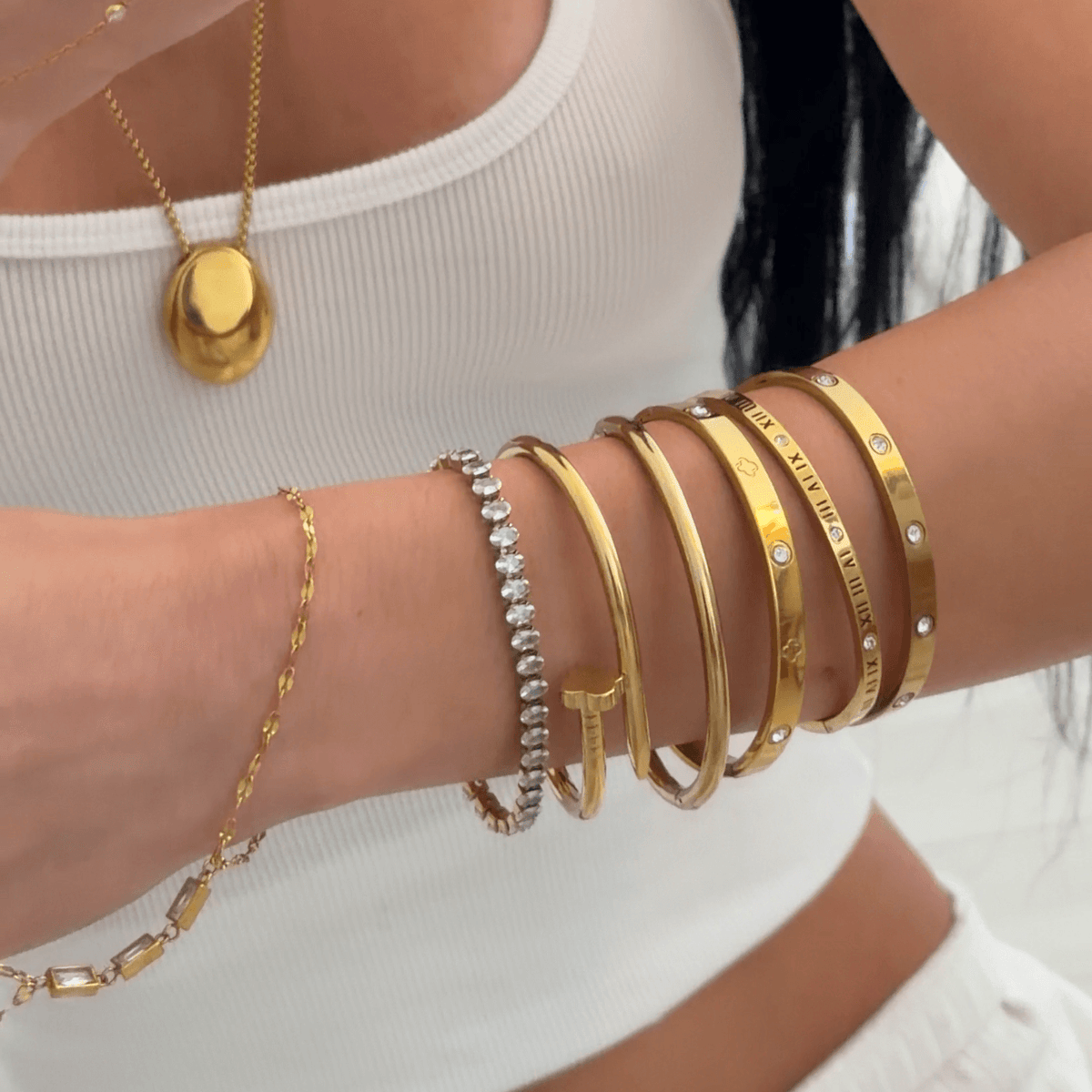Roman Darling Bangle | By Qivii