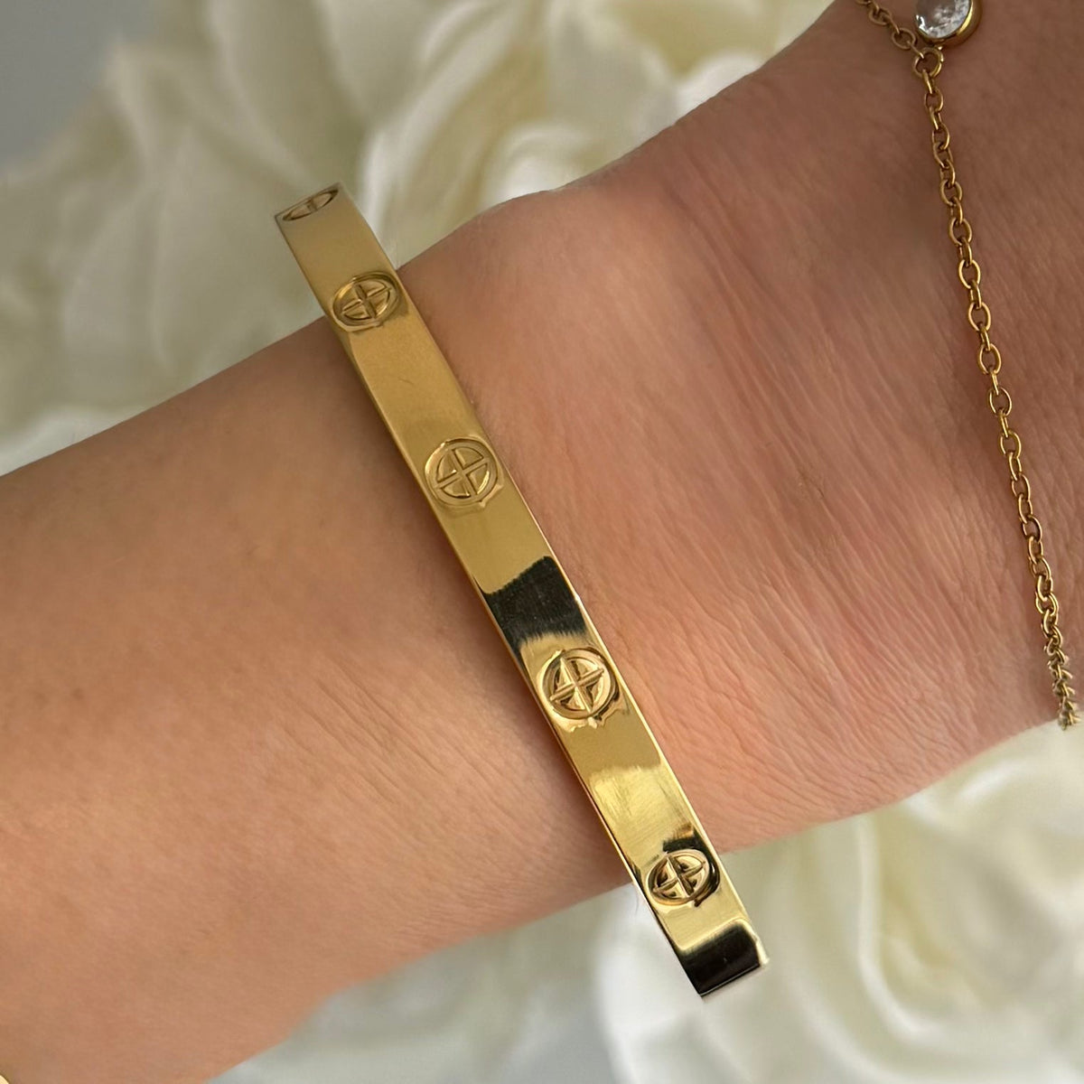 Linked Babe Bangle | By Qivii