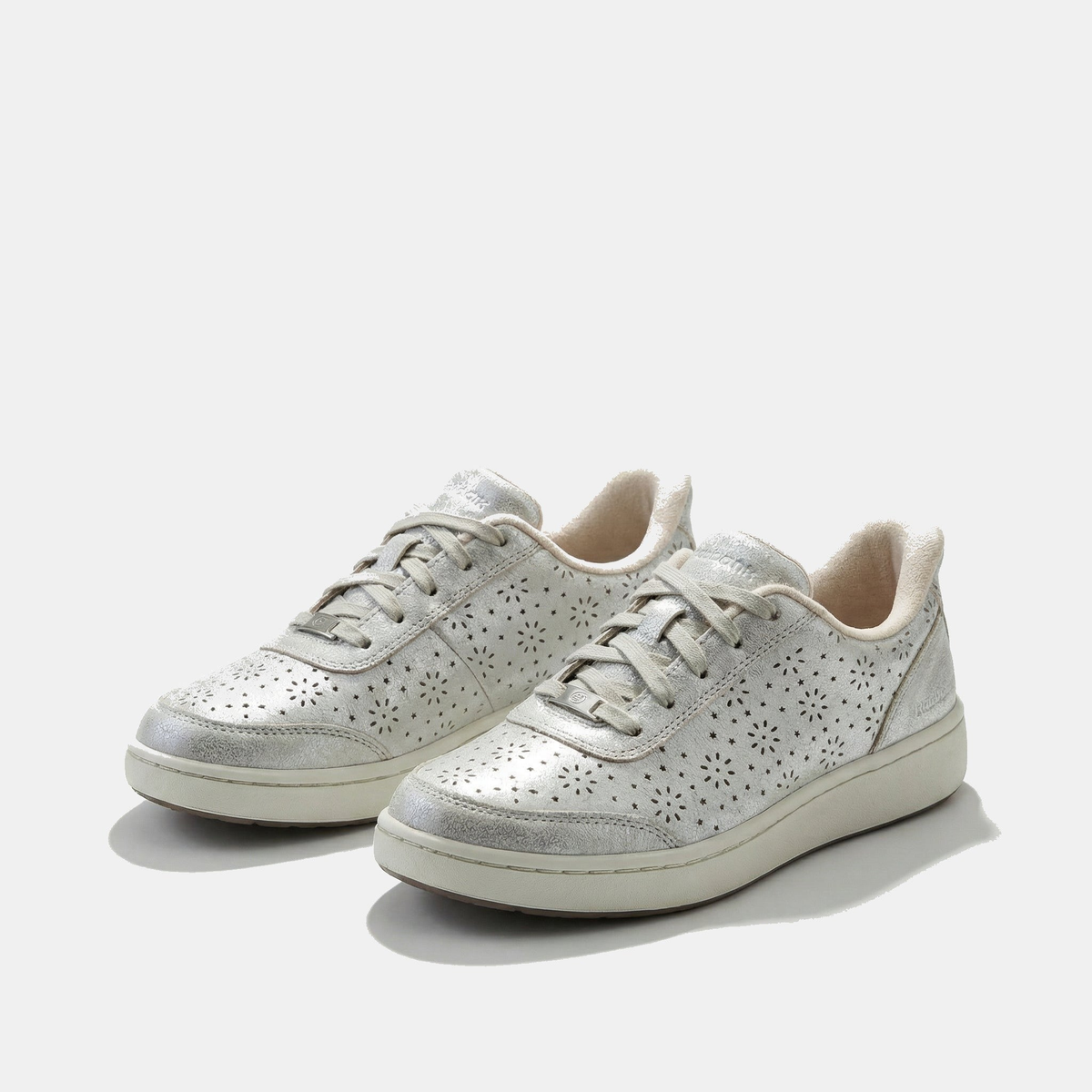 Elise - Der Hands-Free Komfort-Sneaker für stilvolle Tage  - By Qivii
