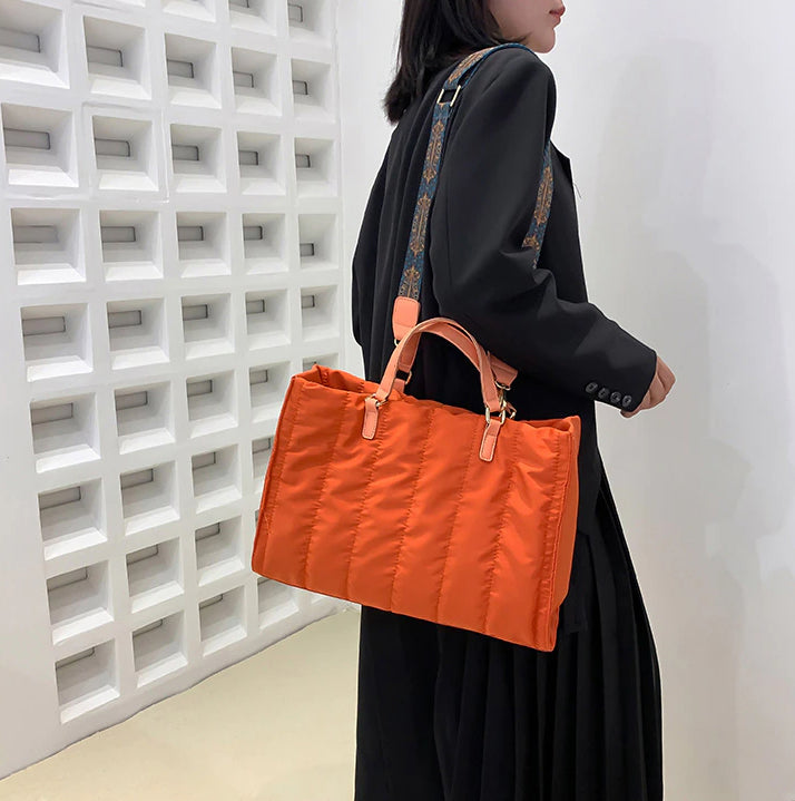 Lelah | Tote Bag  - By Qivii