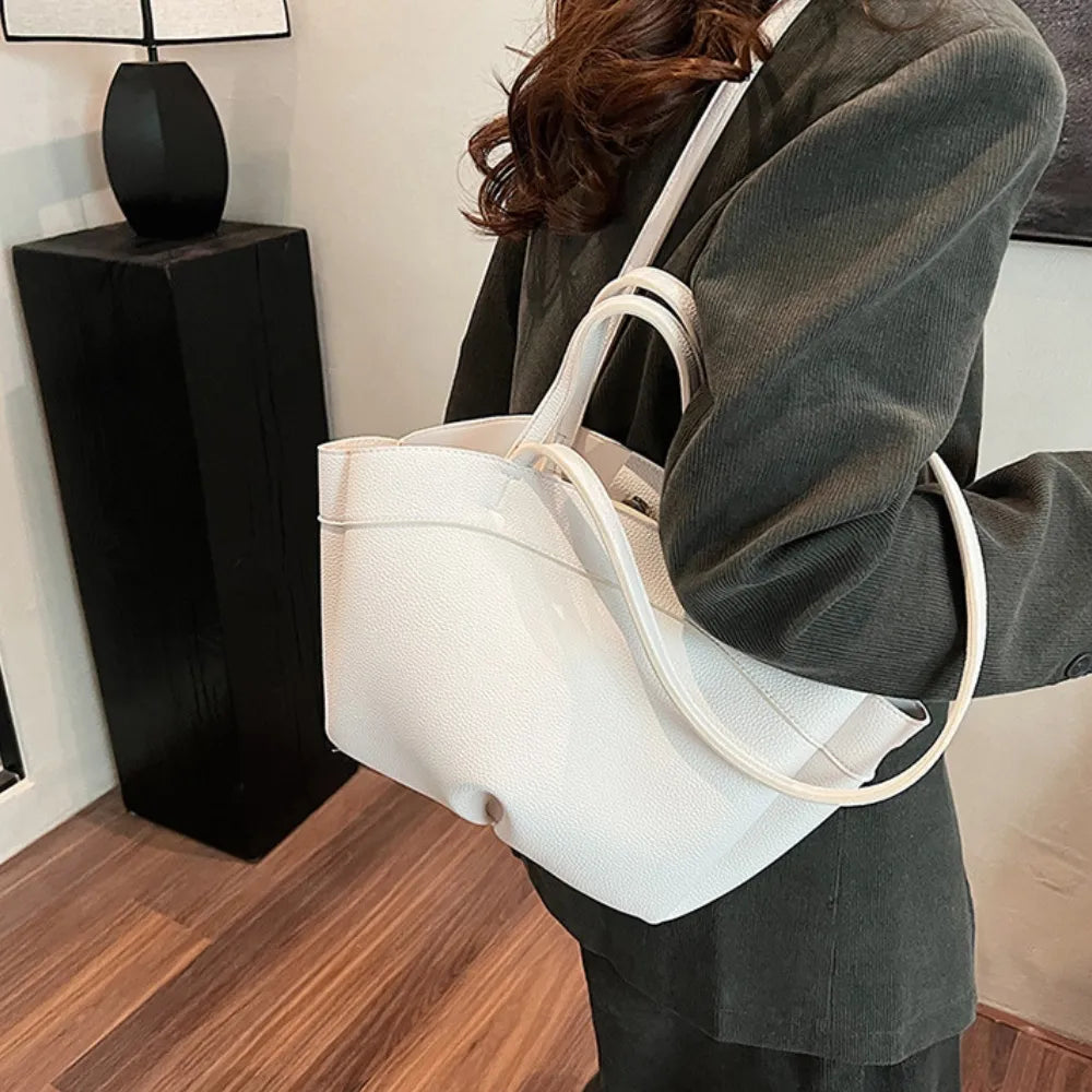 Aona | Tote Bag  - By Qivii