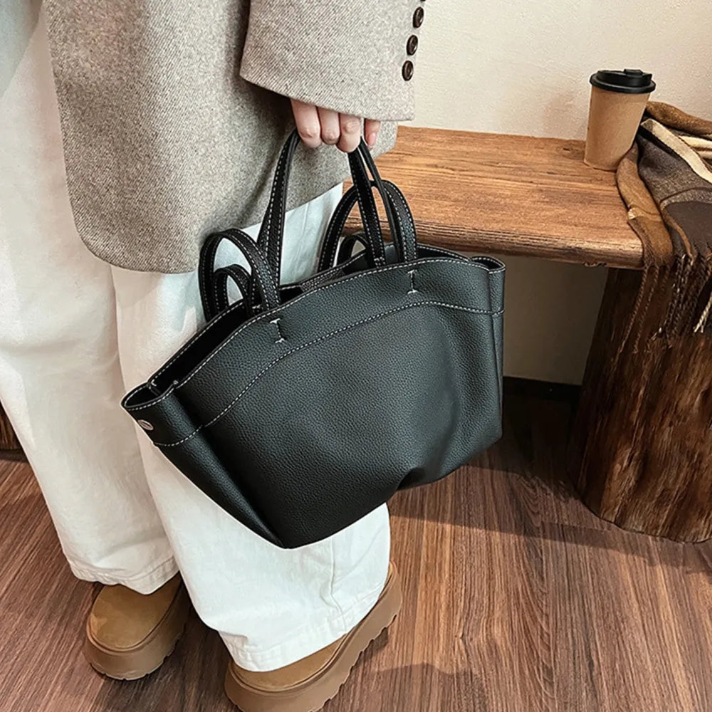 Aona | Tote Bag  - By Qivii