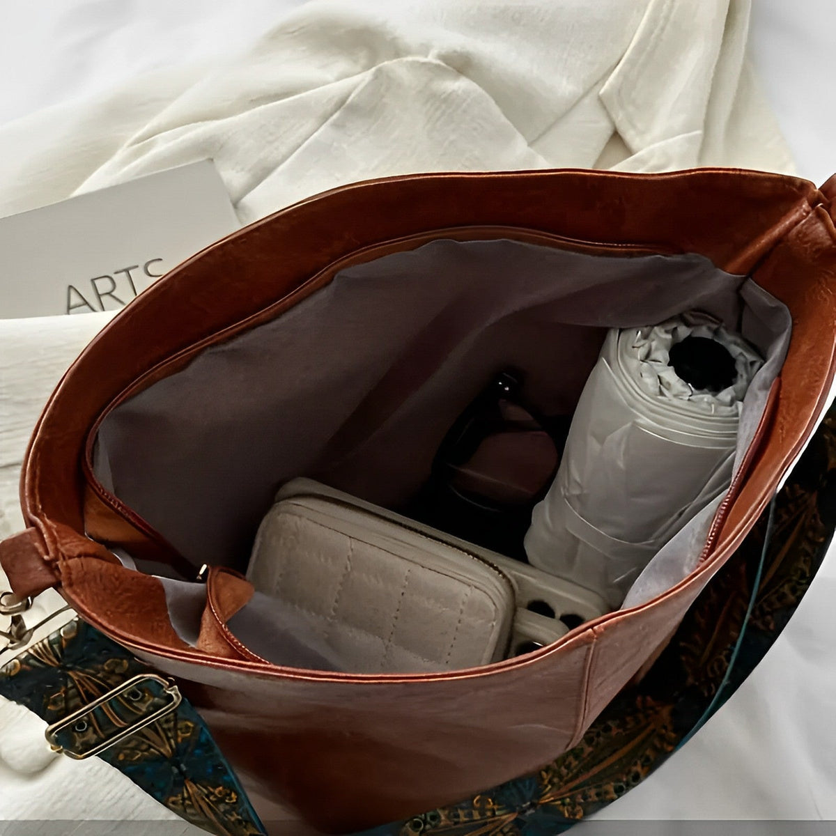 Boyah | Crossbody Bag  - By Qivii
