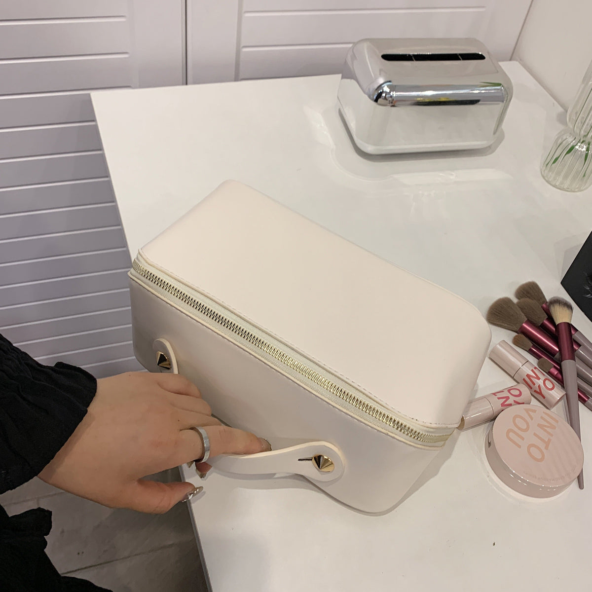 Tinah | Makeup Pouch  - By Qivii