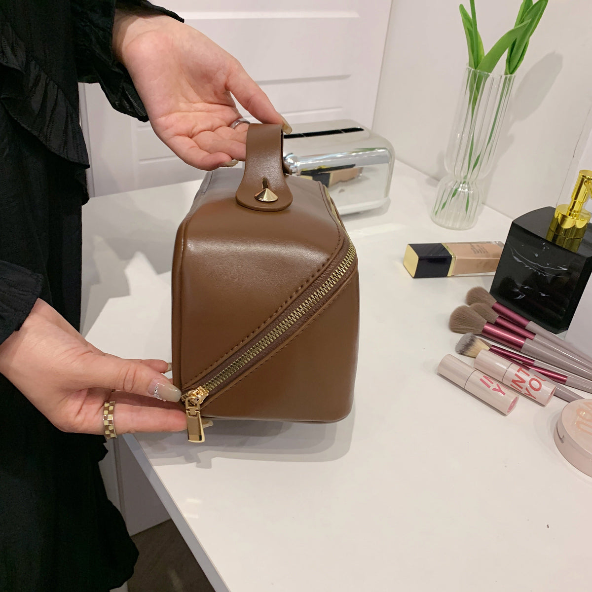 Tinah | Makeup Pouch  - By Qivii