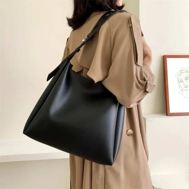 Maud | Hobo Bag  - By Qivii