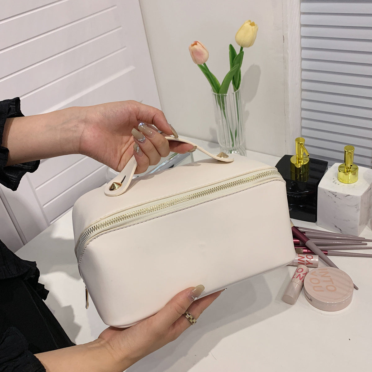 Tinah | Makeup Pouch  - By Qivii