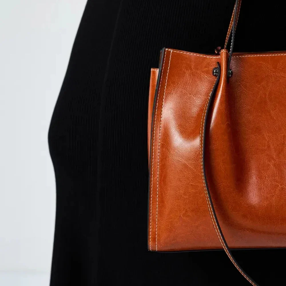 Mara | Tote Bag  - By Qivii