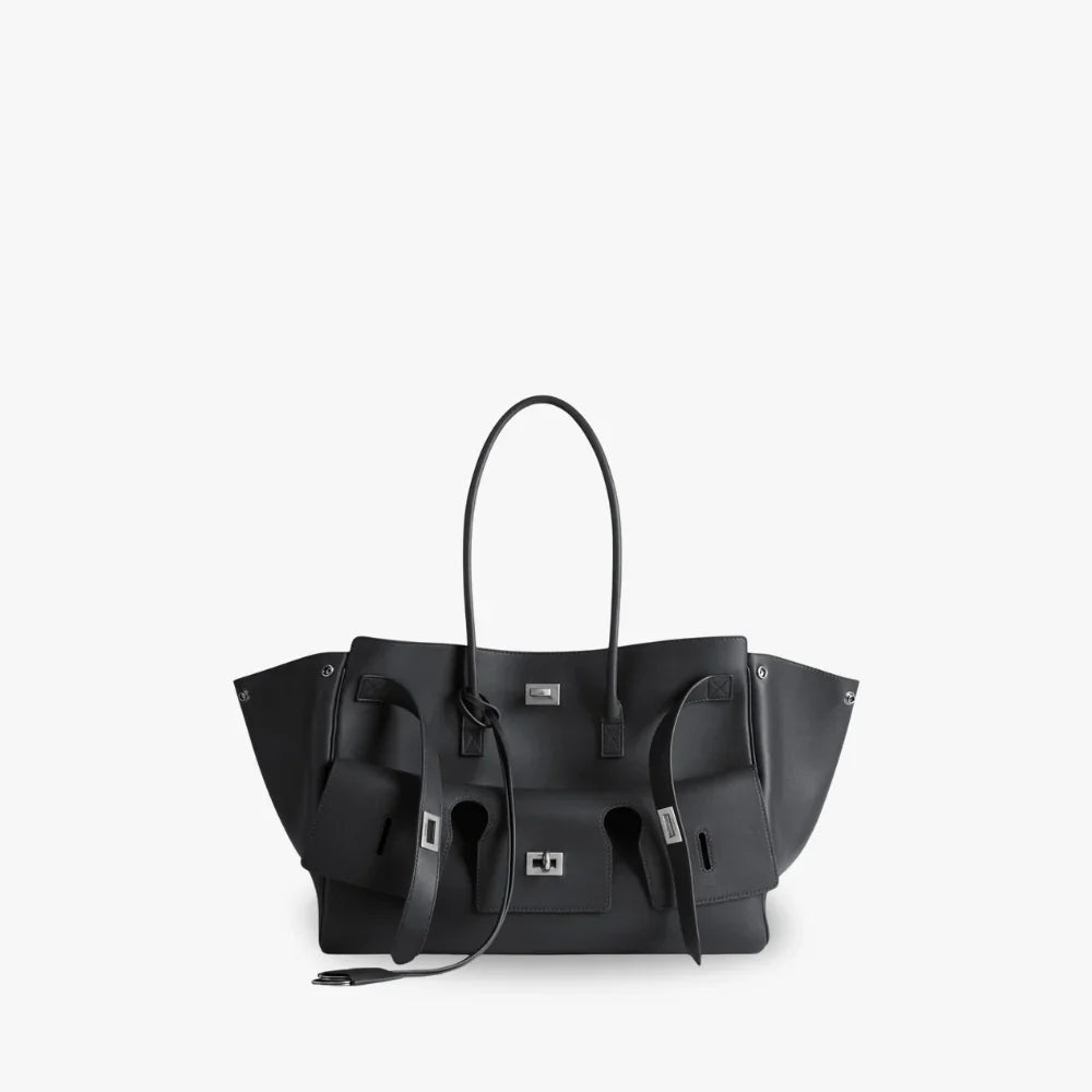 Vola | Tote Bag  - By Qivii