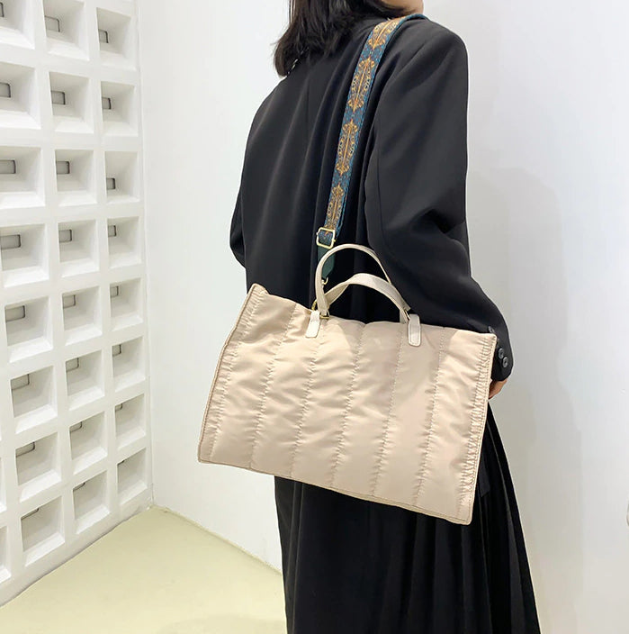 Lelah | Tote Bag  - By Qivii