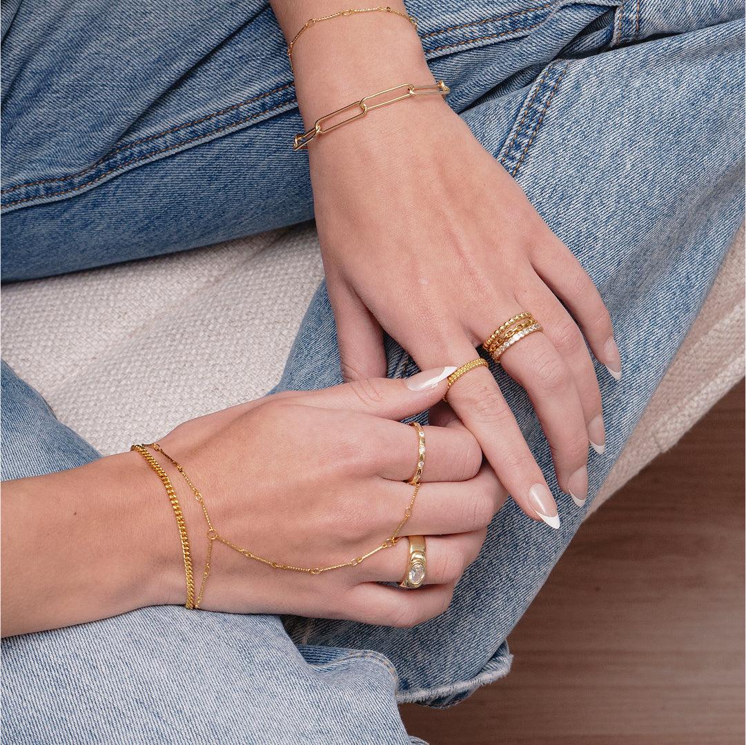 Bar Hand Chain | By Qivii