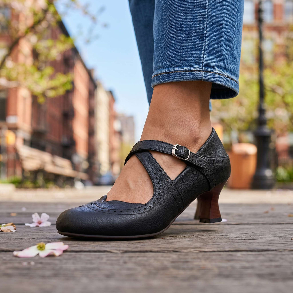 Willow Brogue Loafers  - By Qivii