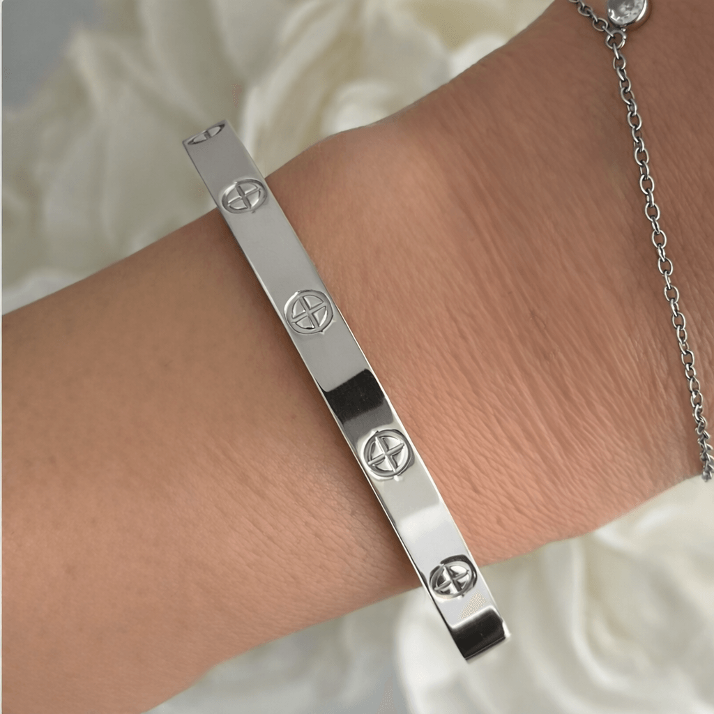 Linked Babe Bangle | By Qivii