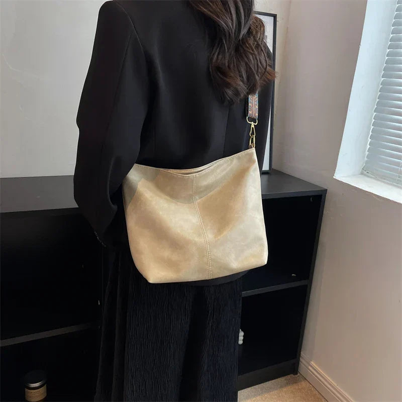 Boyah | Crossbody Bag  - By Qivii