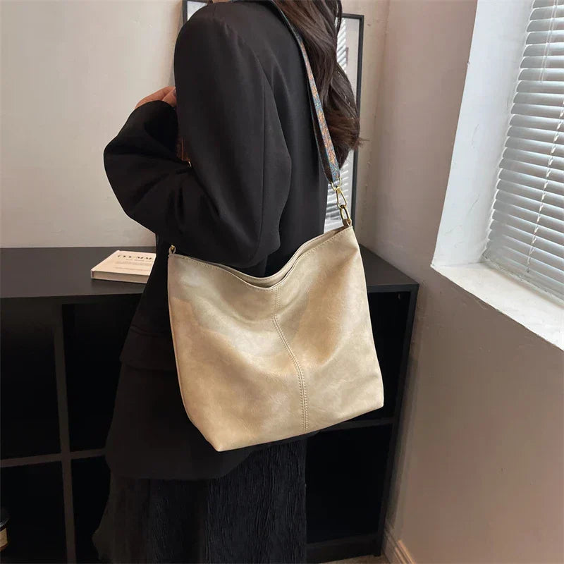 Boyah | Crossbody Bag  - By Qivii
