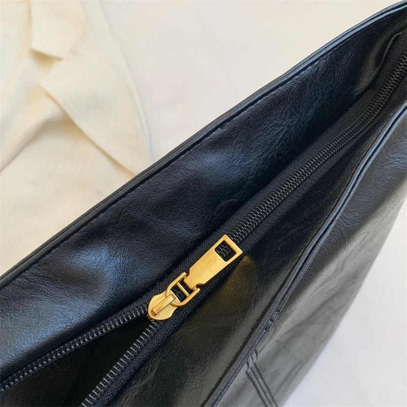 Boyah | Crossbody Bag  - By Qivii