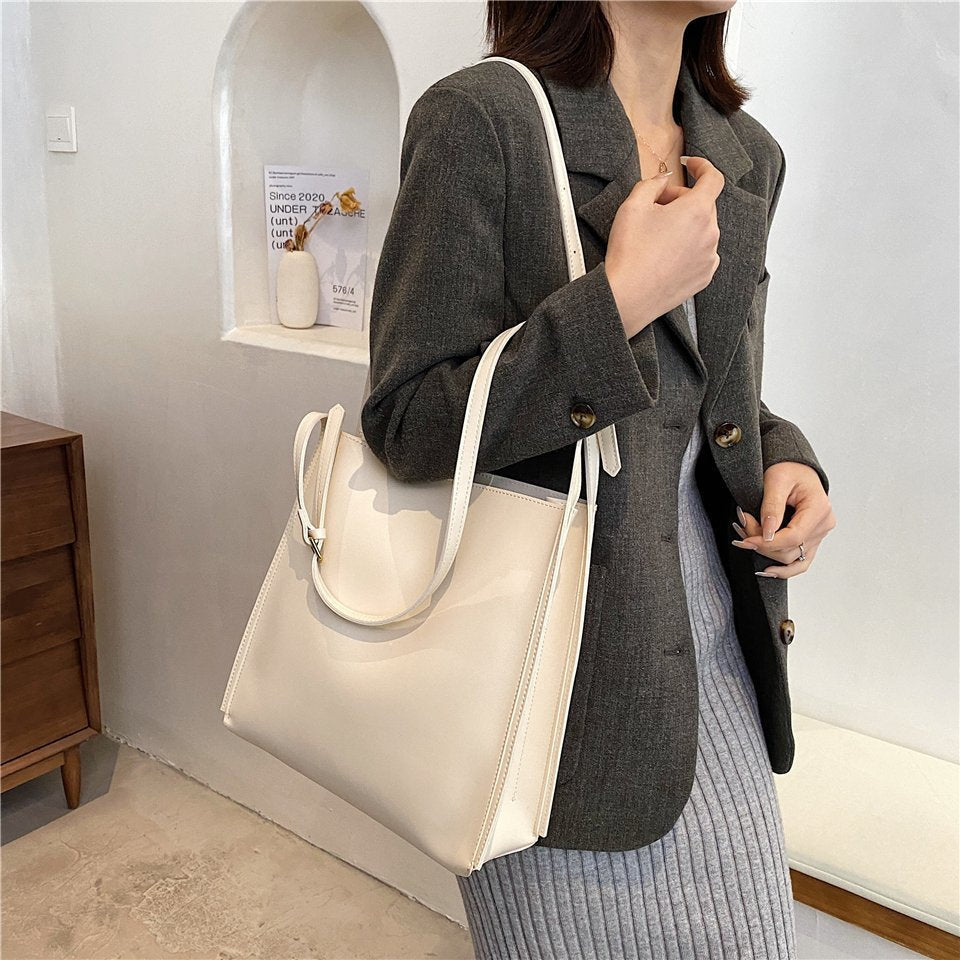 Riva | Tote Bag  - By Qivii