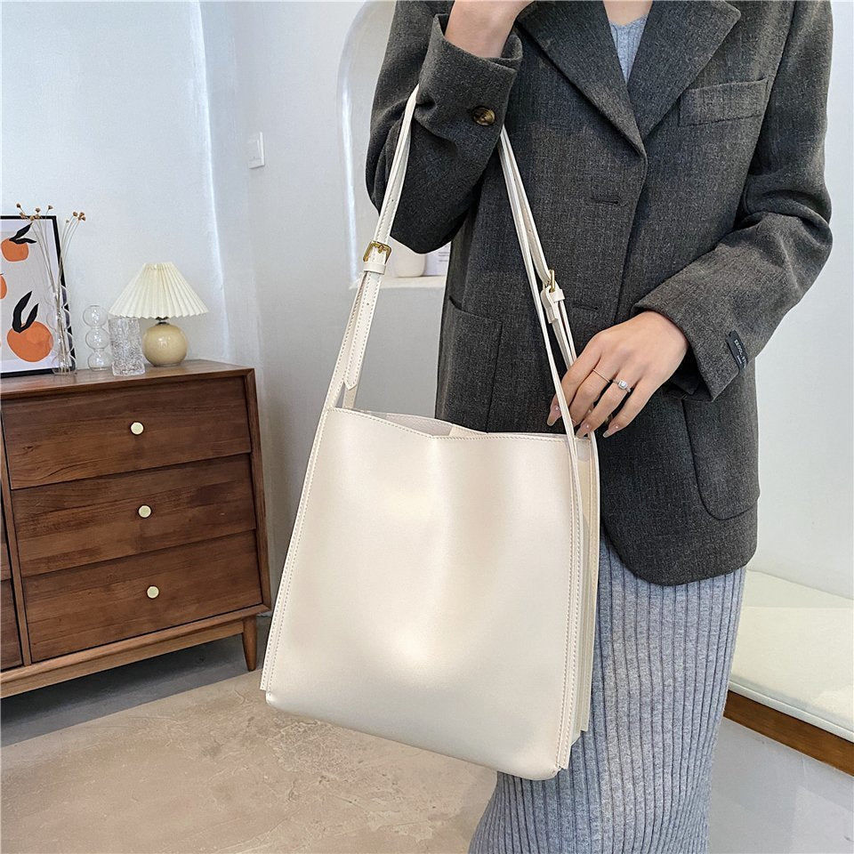 Riva | Tote Bag  - By Qivii